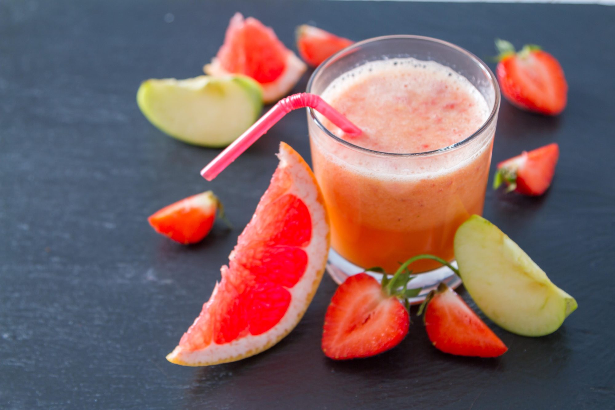 strawberry-grapefruit-and-ginger-smoothie_compressed