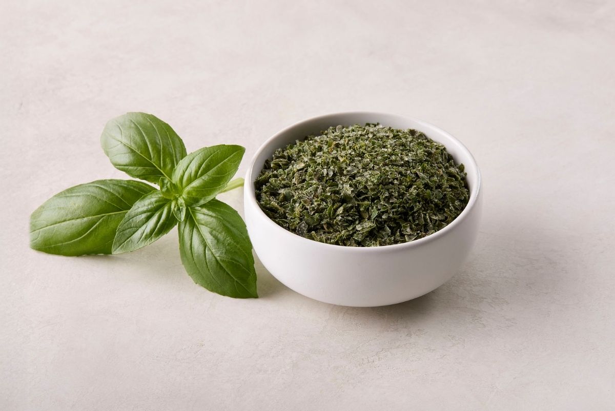 IQF Basil Small Cut Size